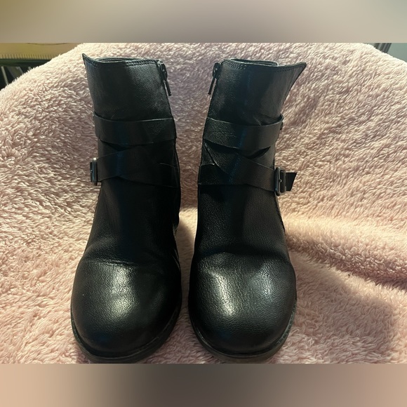 🖤Naturalizer boots in good condition🖤 - Picture 2 of 5